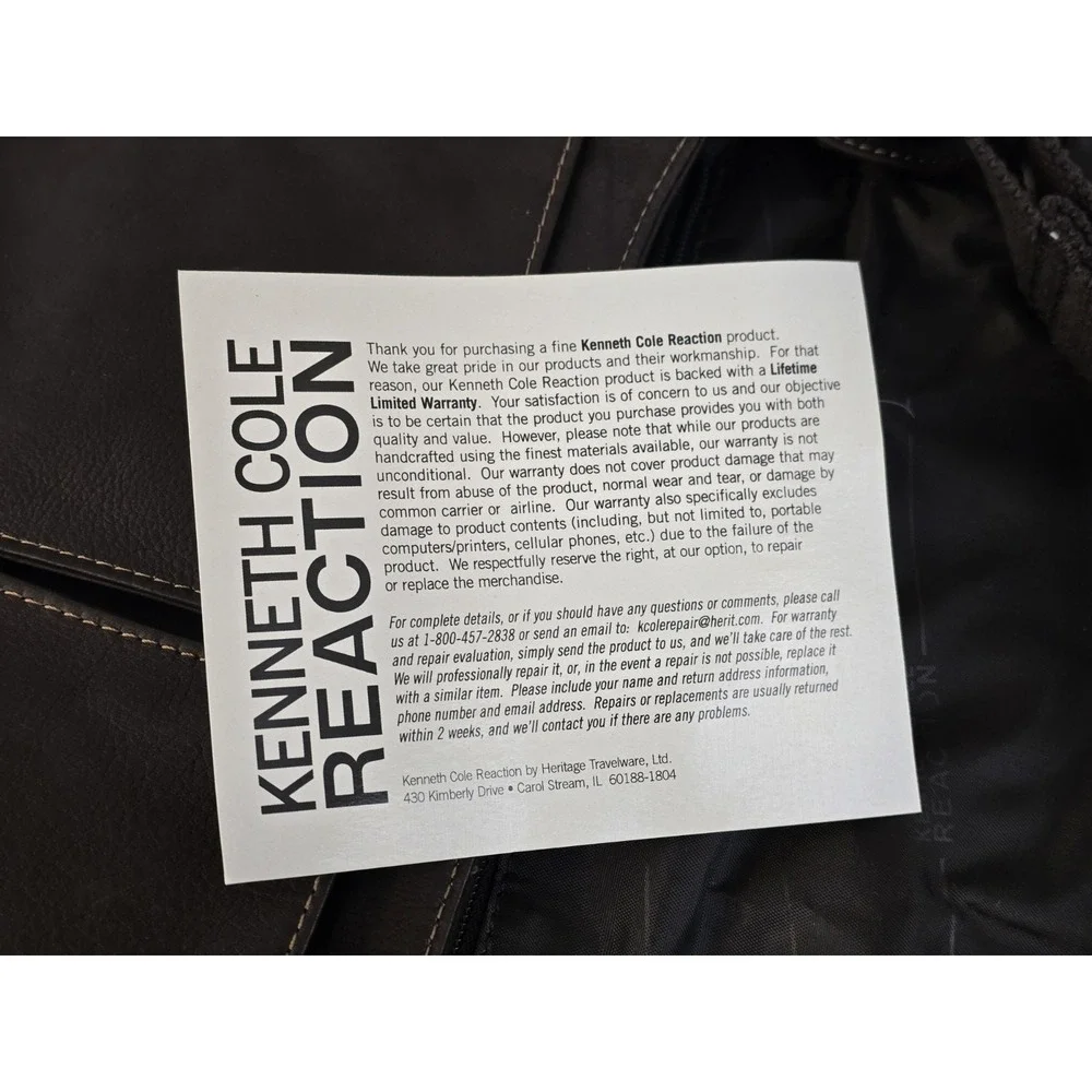 Kenneth Cole REACTION Risky Business Messenger Bag Genuine Leather NWT Vintage
